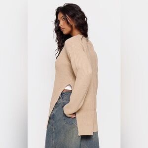 NWT pretty little thing  STONE ROUND NECK SIDE SPLIT JUMPER